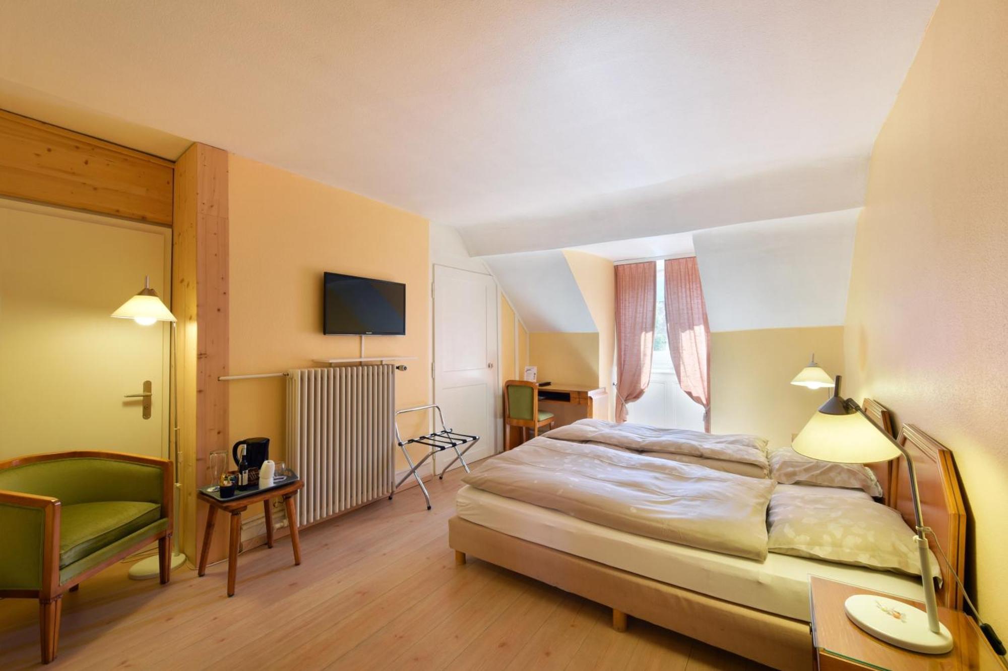 Hotel De L'Aigle Couvet Bilik gambar