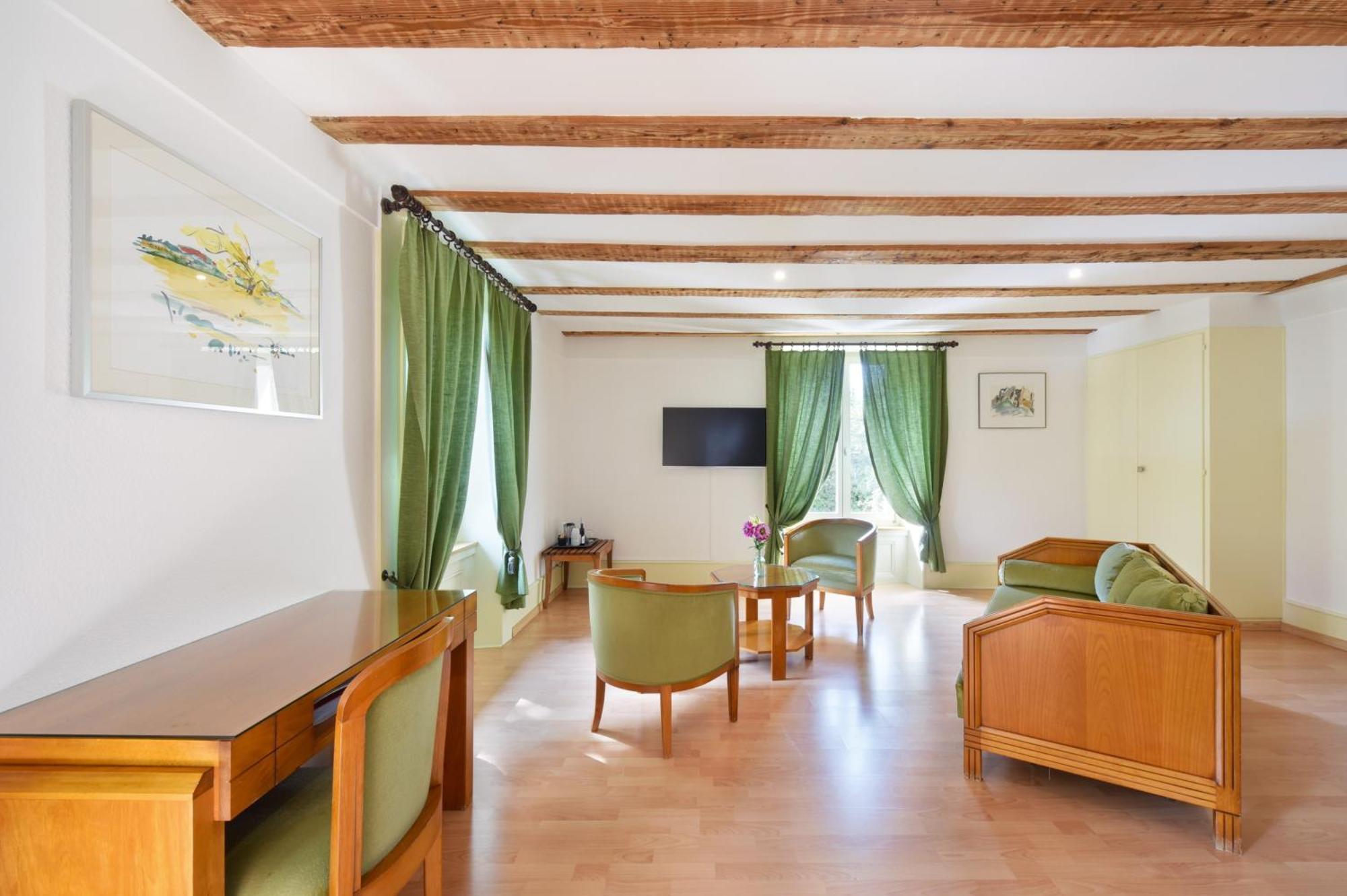 Hotel De L'Aigle Couvet Bilik gambar