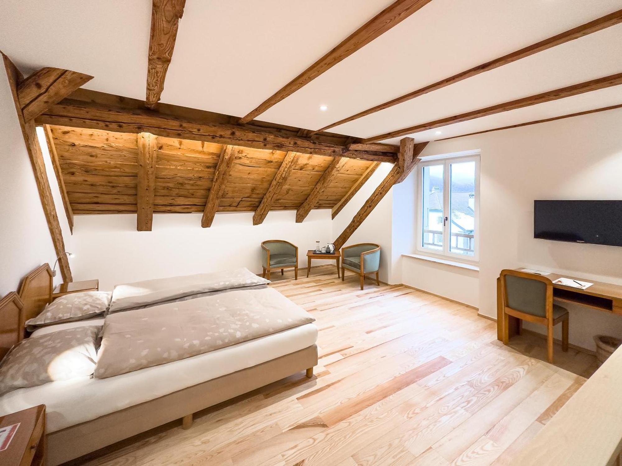 Hotel De L'Aigle Couvet Bilik gambar
