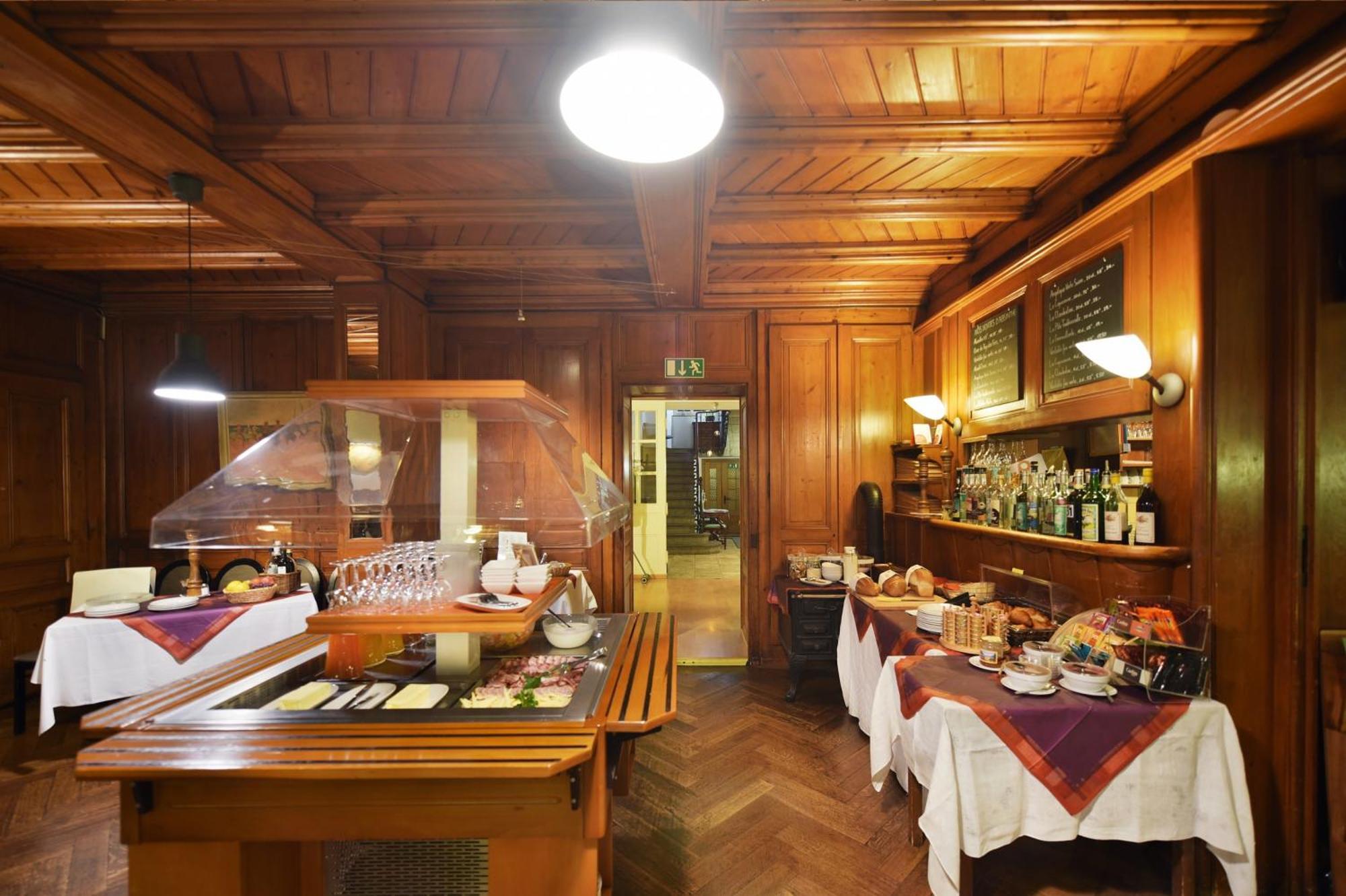 Hotel De L'Aigle Couvet Luaran gambar